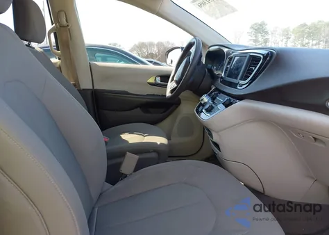 2018 Chrysler Pacifica Lx z USA, uszkodzony, nr VIN 2C4RC1CGXJR158561